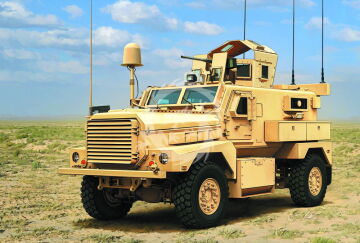 PRZEDSPRZEDAZ - COUGAR 4X4 MRAP -  Hobby Boss 80156 skala 1/35