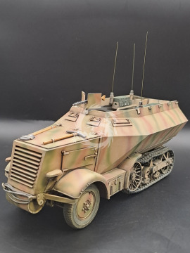 Leichter Schutzenpanzerwagen P-107 U-304(f) - KM Model  KM-72002 Wydruk 3D skala 1/72 