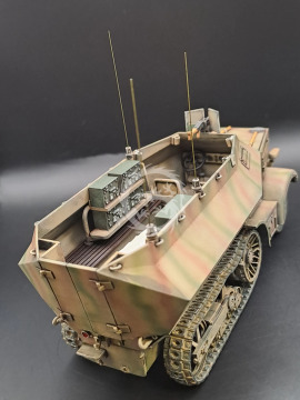 Leichter Schutzenpanzerwagen P-107 U-304(f) - KM Model  KM-72002 Wydruk 3D skala 1/72 