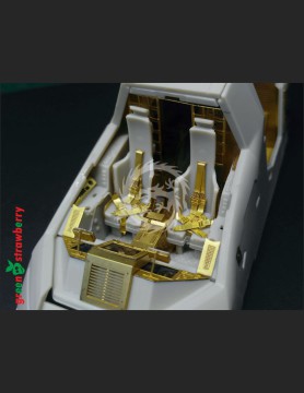 04217-1_32 Colonial Raptor – Interior 1/32 Green Strawberry