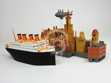 Model plastikowy TITANIC PORT SCENE & AIRSHIP, SUYATA SL002, bez skali