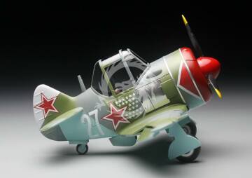 Model plastikowy WWII Soviet Air Forces Lavochkin La-7 Fighter Tiger Model TM-107 skala 1/Egg