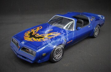 1977 Pontiac Firebird T/A - MPC 916 skala 1/25