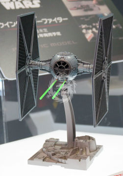 Tie Fighter Bandai skala 1/72 Star Wars