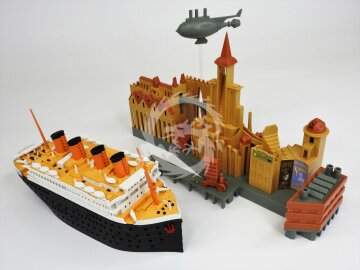 Model plastikowy TITANIC PORT SCENE & AIRSHIP, SUYATA SL002, bez skali