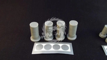 Drum 200 l (4 pcs) - Metallic Details MDR4813 skala 1/48