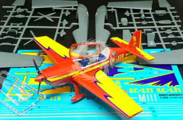 Extra EA 300L/330LC two-seat aerobatic plane Brengun BRP48007 skala 1/48