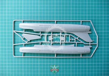 Model plastikowy Su-17 early ModelSvit 72018 skala 1/72