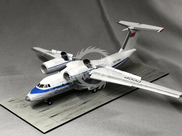 Antonov An-72 Amodel 1410 skala 1/144