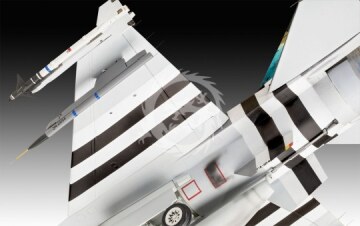 PREORDER - 50th Anniversary F-16 Falcon Revell 03802 skala 1/32 