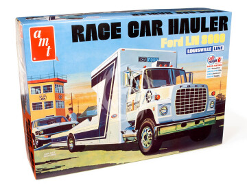 Ciężarówka Ford LN 8000 Race Car Hauler - AMT1316 skala 1/25
