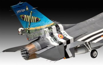50th Anniversary F-16 Falcon Revell 03802 skala 1/32 