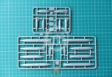 Model plastikowy Su-17 early ModelSvit 72017 skala 1/72