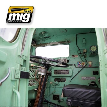 Modern Russian cockpits AMMO by MIG Jimenez  AMIG7435