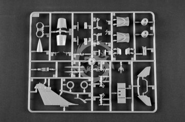 PAF J-10CE Multi-Role Fighter & IAF Rafale 2 in 1 - Trumpeter 01690 skala 1/72