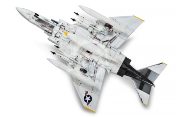 F-4J Phantom II Zoukei-Mura SWS48-09 skala 1:48  Nowy model do samodzielnego posklejania i pomalowania, nie zawiera kleju ani farb.