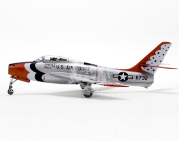 Model plastikowy Republic F-84F Thunderstreak Thunderbirds Monogram 15996 skala 1/48