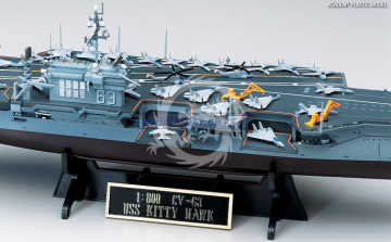 USS Kitty Hawk Academy 14210 skala 1/800