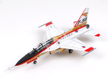 T-50 Golden Eagle 'Prototype' Premium Edition Kit - Wolfpack WP14824 skala 1/48