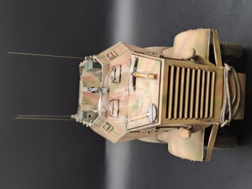 Leichter Schutzenpanzerwagen P-107 U-304(f) - Km Model KM-35002 skala 1/35 