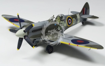 Spitfire Mk.XIVc WW2 RAF Fighter Wolfpack  WP14817 skala 1/48