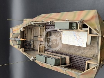 Leichter Schutzenpanzerwagen P-107 U-304(f) - Km Model KM-35002 skala 1/35 