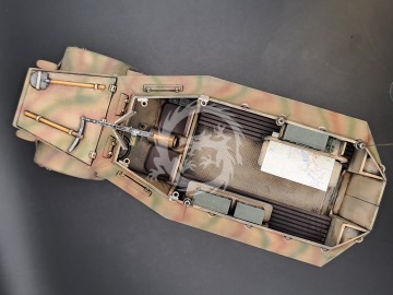 Leichter Schutzenpanzerwagen P-107 U-304(f) - Km Model KM-35002 skala 1/35 