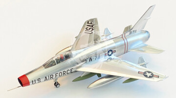  F-100C Super Sabre - Atlantis 236 skala 1/70	