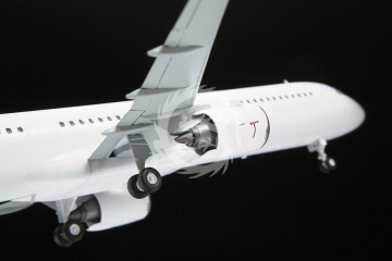 Airbus A-321 NEO Zvezda 7043 skala 1/144