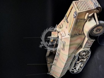 Leichter Schutzenpanzerwagen P-107 U-304(f) - Km Model KM-35002 skala 1/35 