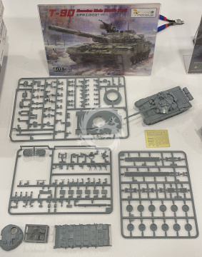 PRZEDSPRZEDAŻ - T-90 (Mod. 1992) Russian Main Battle Tank Vespid Models VS720025 skala 1/72