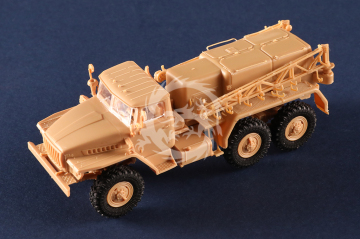  APA-5D Airport Starter Vehicle - Hobby Boss 82962 skala 1/72