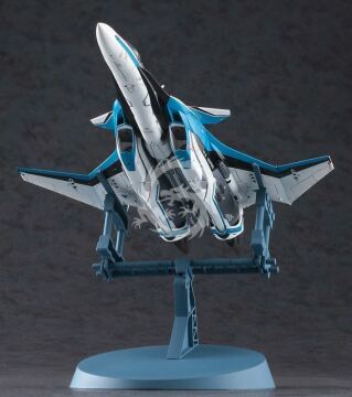 VF-31J Custom Siegfried Hayate Macross Delta Hasegawa 65867 skala 1/72