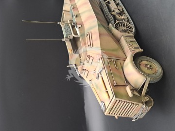 Leichter Schutzenpanzerwagen P-107 U-304(f) - Km Model KM-35002 skala 1/35 