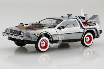 Time machine from Back to the Future Part III - Aoshima 064382 skala 1/24