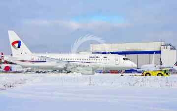 Sukhoi Superjet SSJ-100 -95B Severstal Revaro RG-А092  1/144