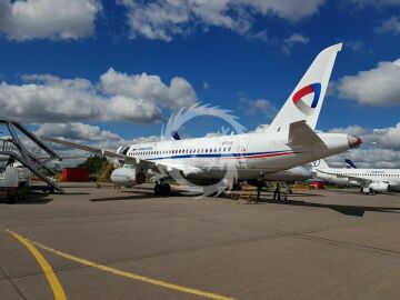 Sukhoi Superjet SSJ-100 -95B Severstal Revaro RG-А092  1/144