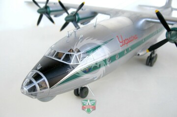 Model plastikowy Antonov An-10 