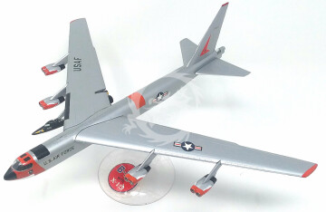 Boeing B-52 and X-15 with Swivel Stand - Atlantis 273 skala 1/175