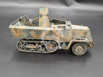 Schutzenpanzerwagen U304(f) mit 2 cm Flak 38-late version - Km Model 72009 skala 1/72