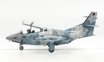 Model plastikowy T-2C Buckeye 'TOP GUN', Wolfpack WP10013, skala 1/72