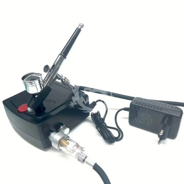 Areograf z kompresorem plus dodatki.