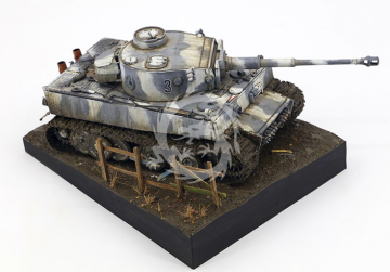 Tiger I Initial Production s.Pz.Abt.502 Leningrad Region 1942/43 Winter - Border Model BT-014 skala 1/35