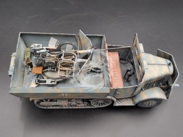Schutzenpanzerwagen U304(f) mit 2 cm Flak 38-early version - Km Model KM35008 skala 1/35 