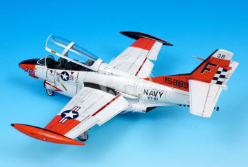 Model plastikowy T-2C Buckeye 'US Navy', Wolfpack WP10006, skala 1/72