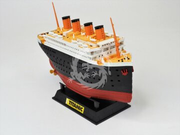 Model plastikowy TITANIC PORT SCENE & AIRSHIP, SUYATA SL002, bez skali