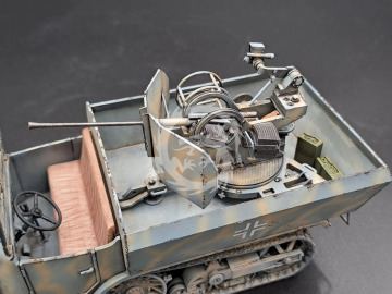 Schutzenpanzerwagen U304(f) mit 2 cm Flak 38-early version -  KM Model KM-72008 Wydruk 3D skala 1/72 