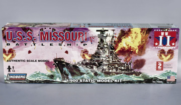 USS Missouri - Lindberg 70869 skala 1/900