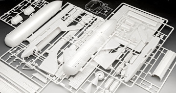 40th Anniversary Space Shuttle with Booster Rockets - Revell 05674 skala 1/144