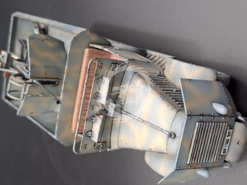 Schutzenpanzerwagen U304(f) mit 2 cm Flak 38-early version - Km Model KM35008 skala 1/35 